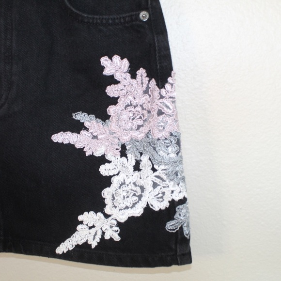 Topshop Moto Black Denim With a Embroidered Floral Lace Design Denim Skirt — 2 - Picture 11 of 13